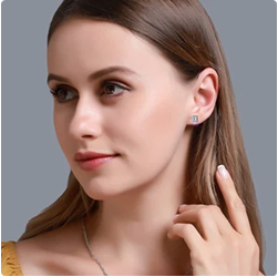 Top 5 Timeless Jewelry Pieces Every Woman Should Own