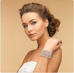 Top 5 Timeless Jewelry Pieces Every Woman Should Own